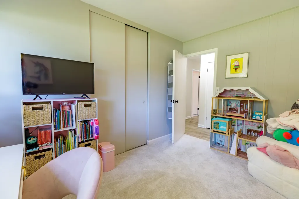 2522 Lafay Drive West Bloomfield Charter Township MI 48324