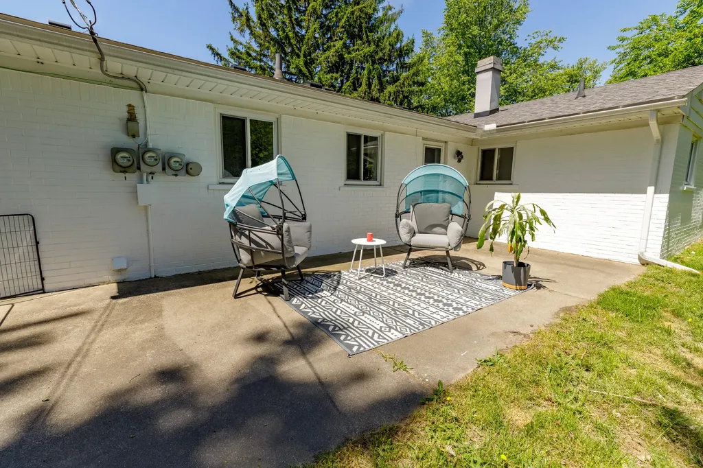 2522 Lafay Drive West Bloomfield Charter Township MI 48324