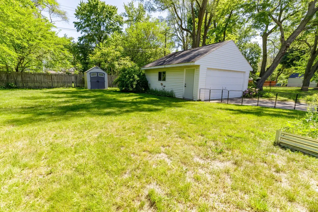 2522 Lafay Drive West Bloomfield Charter Township MI 48324
