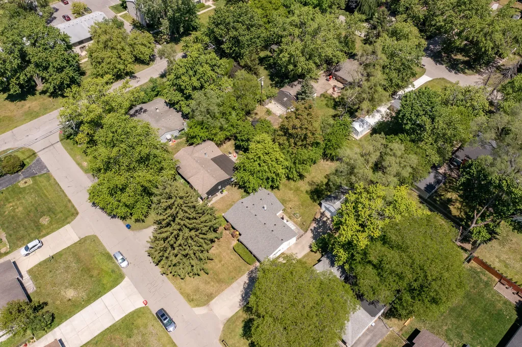2522 Lafay Drive West Bloomfield Charter Township MI 48324
