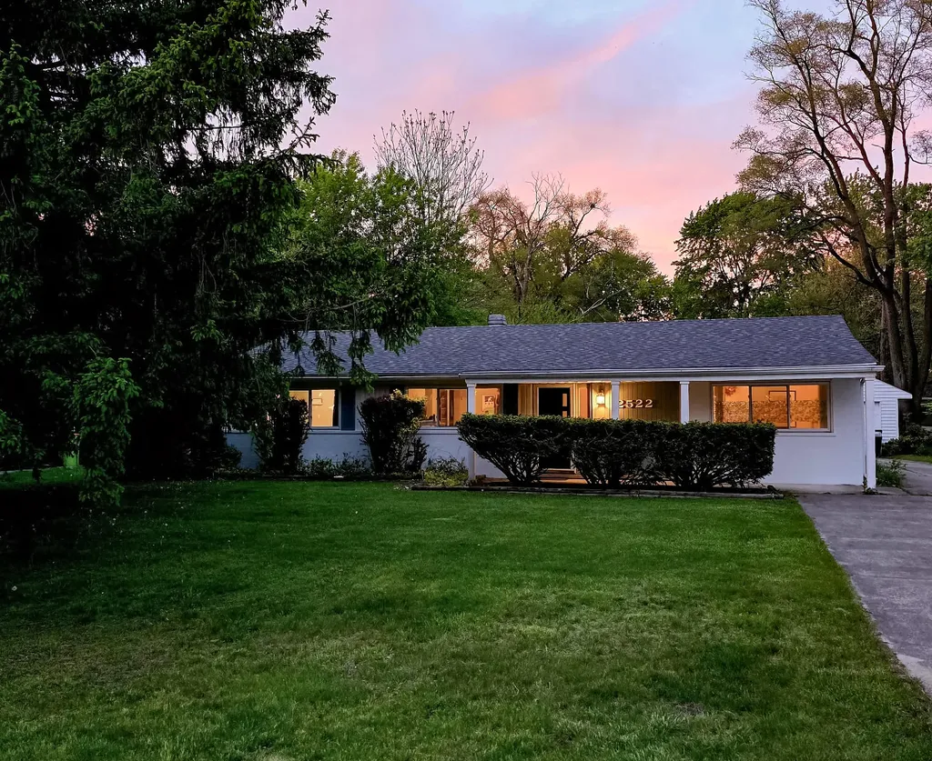 2522 Lafay Drive West Bloomfield Charter Township MI 48324