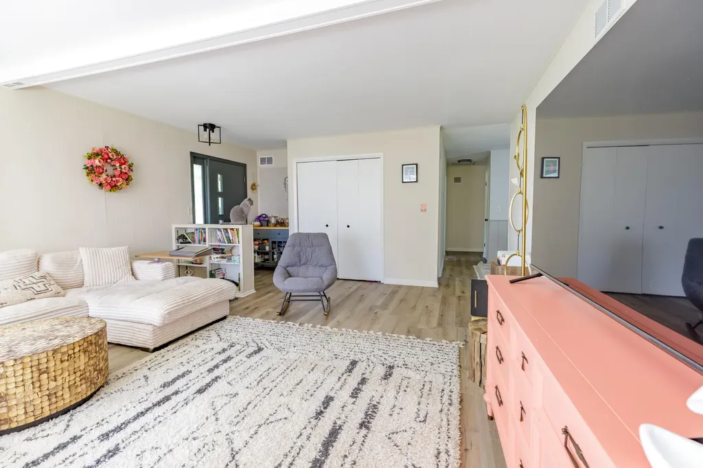 2522 Lafay Drive West Bloomfield Charter Township MI 48324