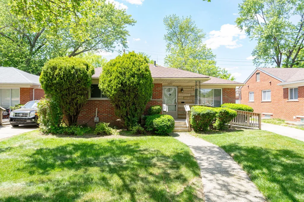 24711 Church Street Oak Park City MI 48237