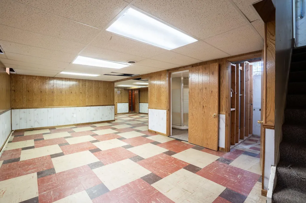24711 Church Street Oak Park City MI 48237