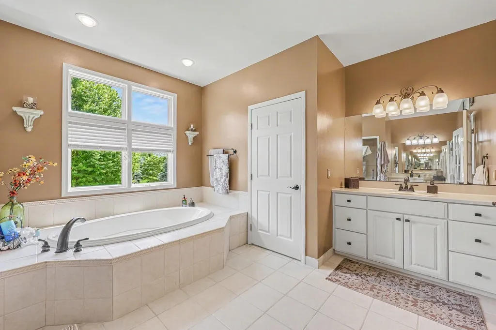 85 Timber Ridge Court York Charter Township MI 48160