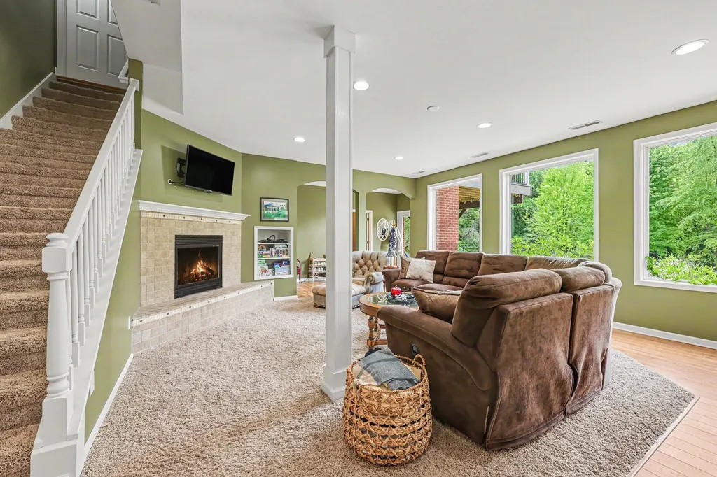 85 Timber Ridge Court York Charter Township MI 48160