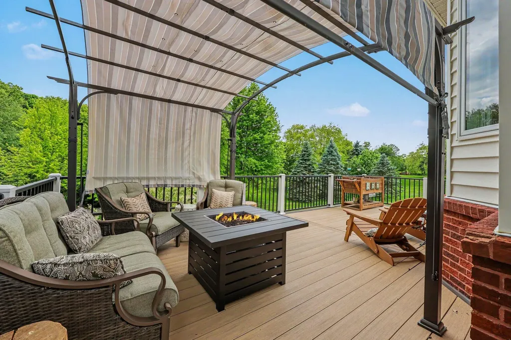 85 Timber Ridge Court York Charter Township MI 48160