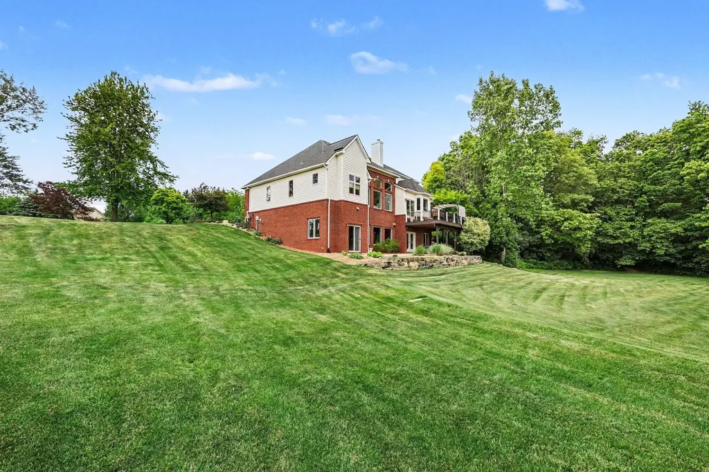 85 Timber Ridge Court York Charter Township MI 48160