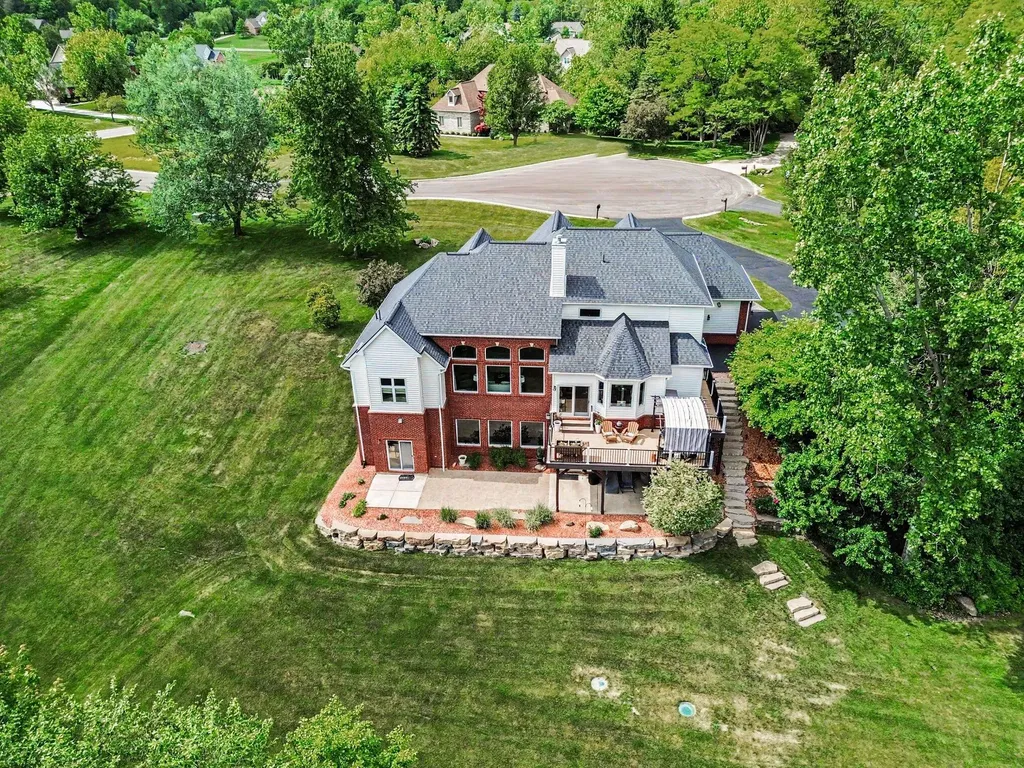 85 Timber Ridge Court York Charter Township MI 48160