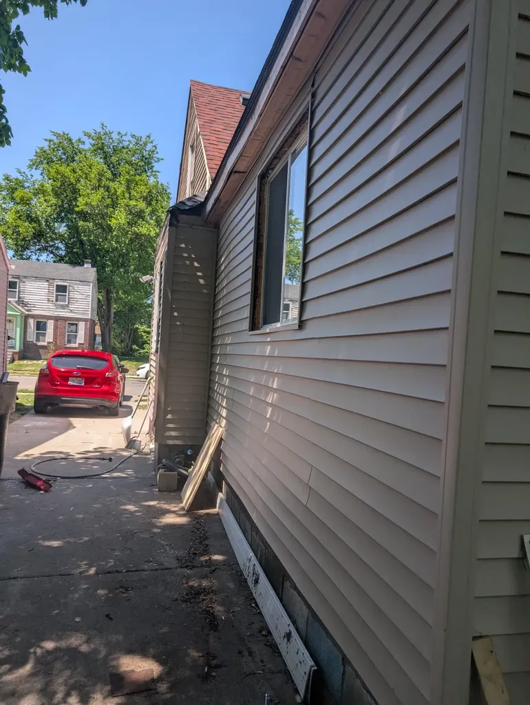 15364 S Freeland Street Detroit City MI 48227