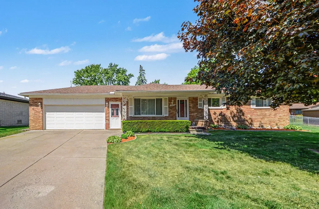 39511 Helena Avenue Sterling Heights City MI 48313