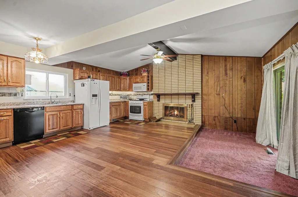 39511 Helena Avenue Sterling Heights City MI 48313