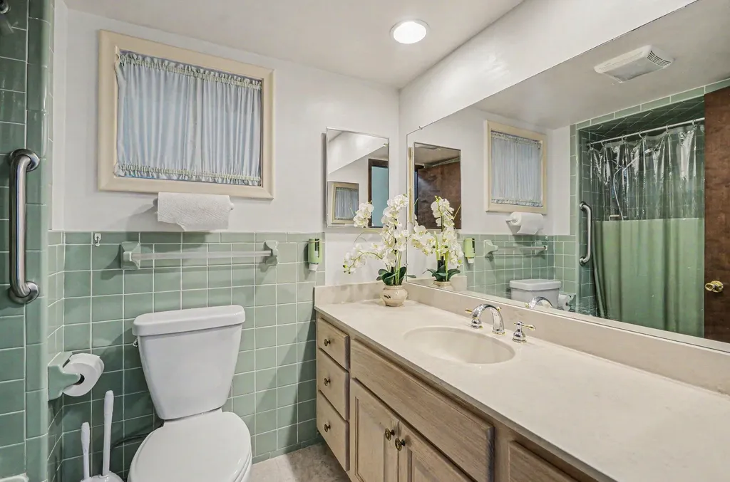 39511 Helena Avenue Sterling Heights City MI 48313