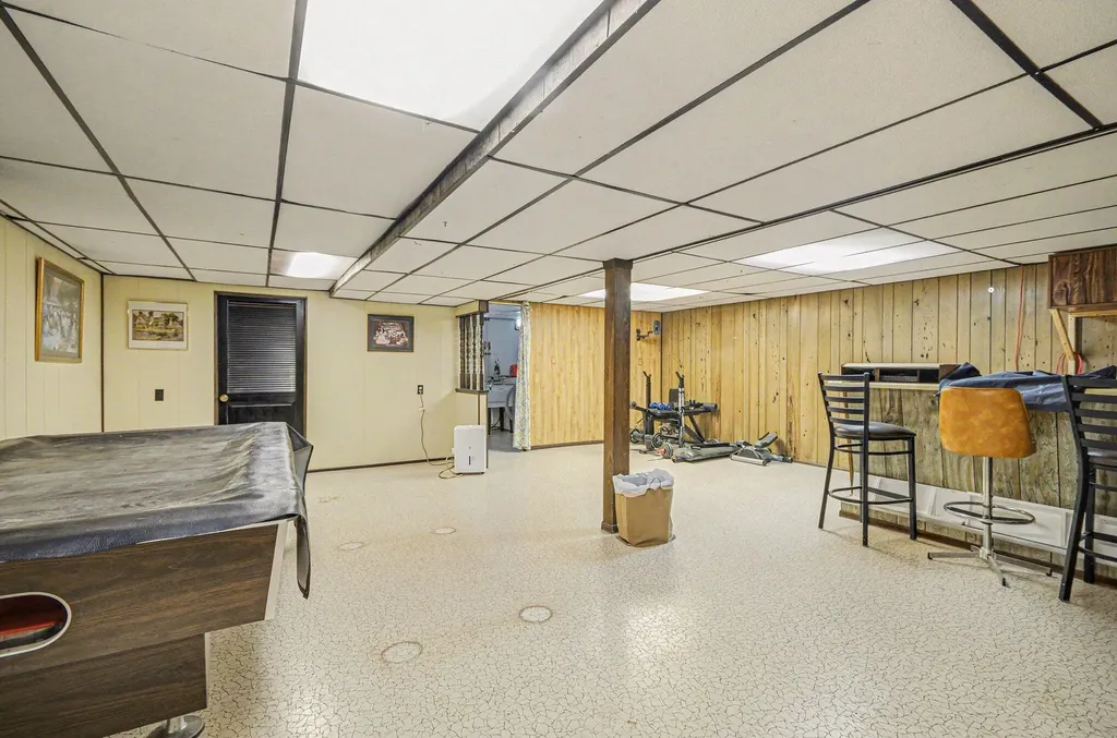 39511 Helena Avenue Sterling Heights City MI 48313