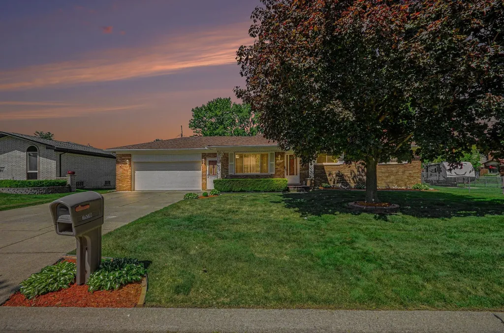 39511 Helena Avenue Sterling Heights City MI 48313