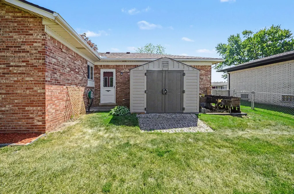 39511 Helena Avenue Sterling Heights City MI 48313