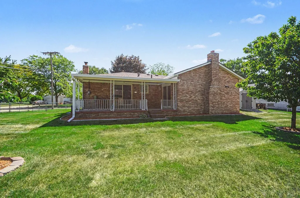 39511 Helena Avenue Sterling Heights City MI 48313