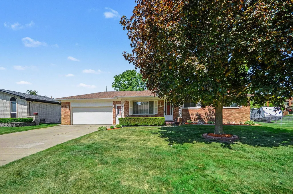 39511 Helena Avenue Sterling Heights City MI 48313