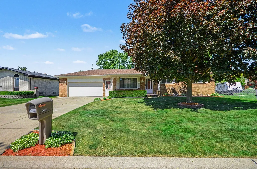 39511 Helena Avenue Sterling Heights City MI 48313