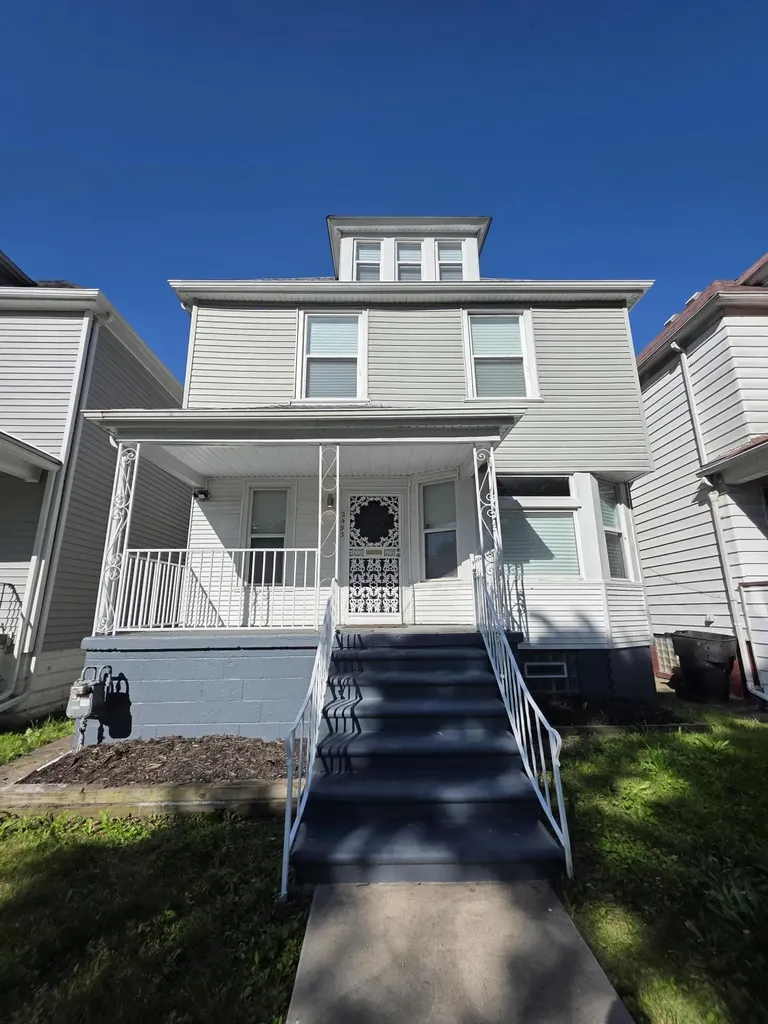 2493 Fischer Street Detroit City MI 48214