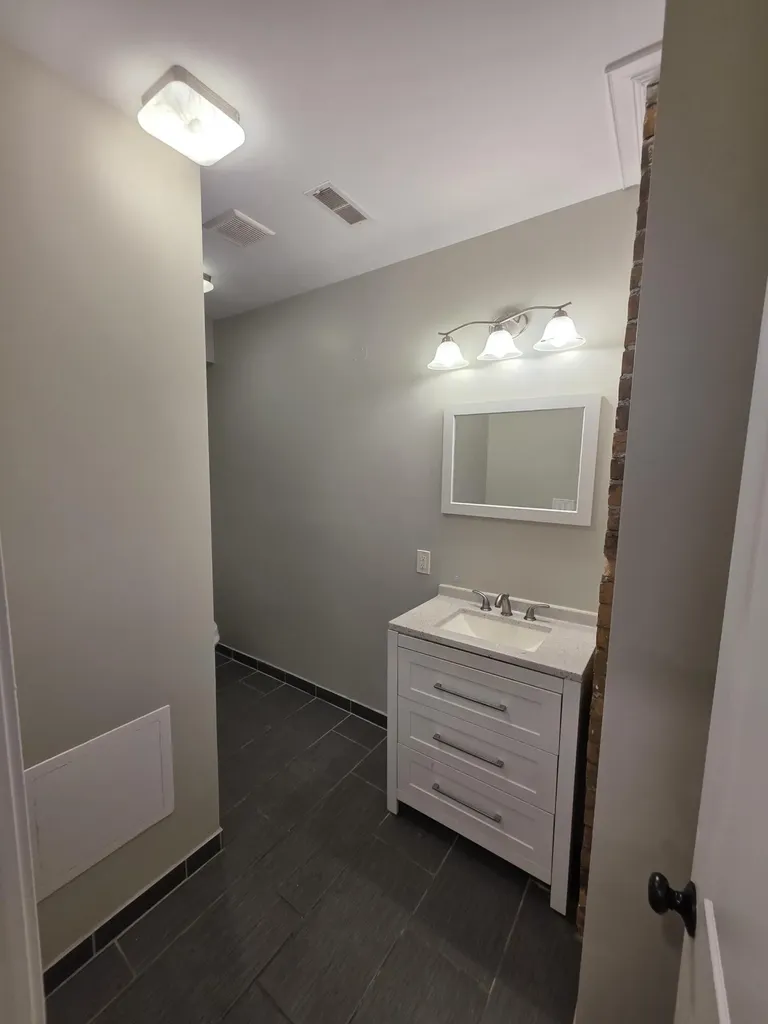 2493 Fischer Street Detroit City MI 48214