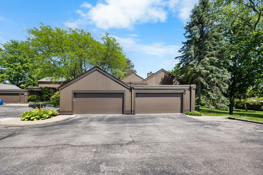 15 Haverhill Court Ann Arbor City MI 48105
