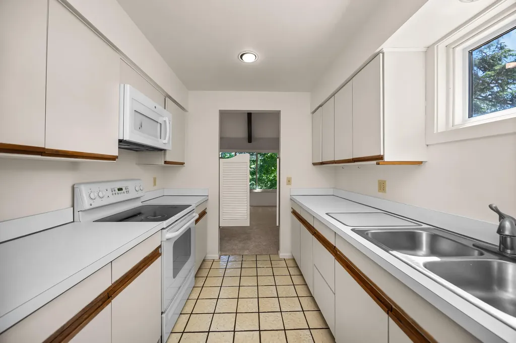 15 Haverhill Court Ann Arbor City MI 48105