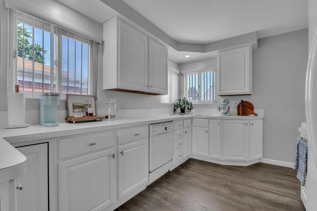 32826 Benson Drive Westland City MI 48185