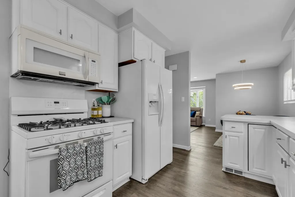 32826 Benson Drive Westland City MI 48185