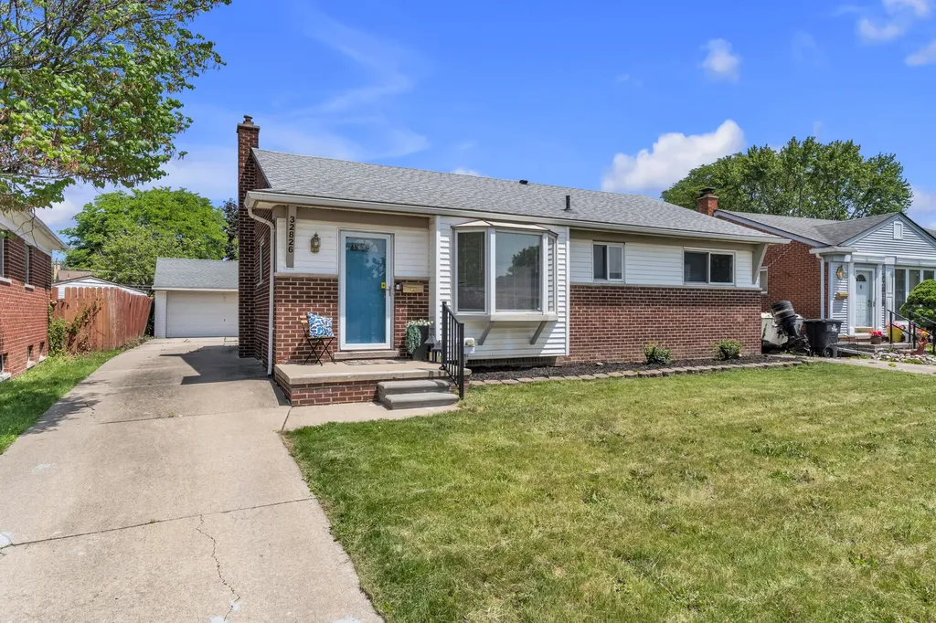 32826 Benson Drive Westland City MI 48185