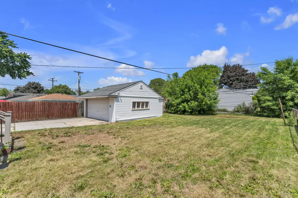 32826 Benson Drive Westland City MI 48185