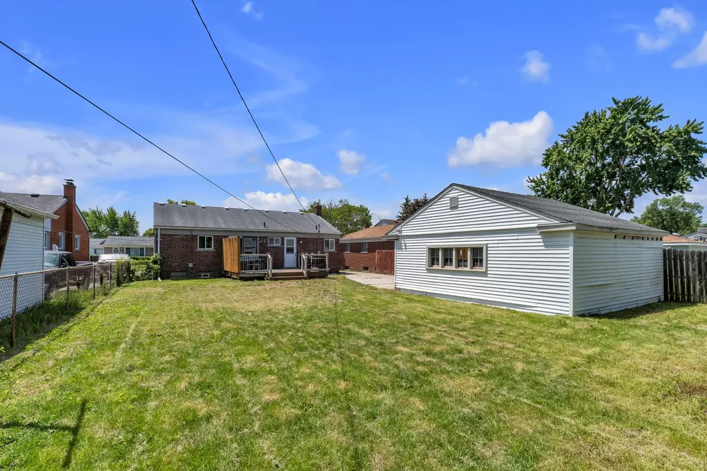 32826 Benson Drive Westland City MI 48185