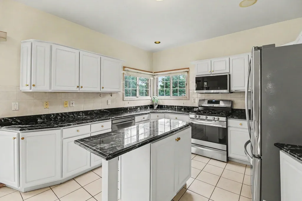 4077 Persimmon Drive Pittsfield Charter Township MI 48197