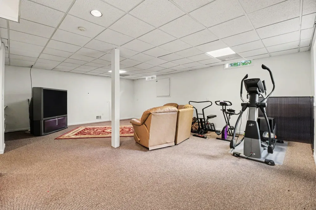 4077 Persimmon Drive Pittsfield Charter Township MI 48197