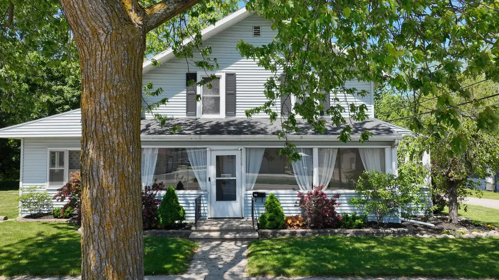 115 E Emerson Street Ithaca City MI 48847