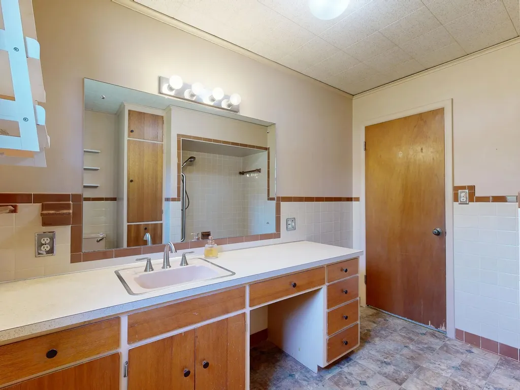 115 E Emerson Street Ithaca City MI 48847