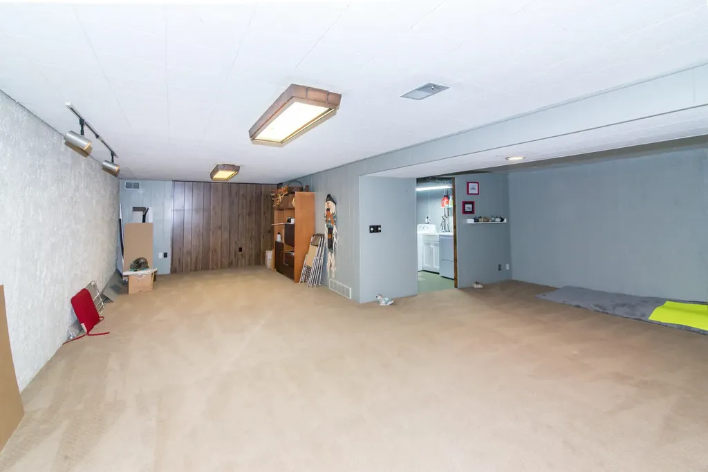 732 Calder Court Saline City MI 48176