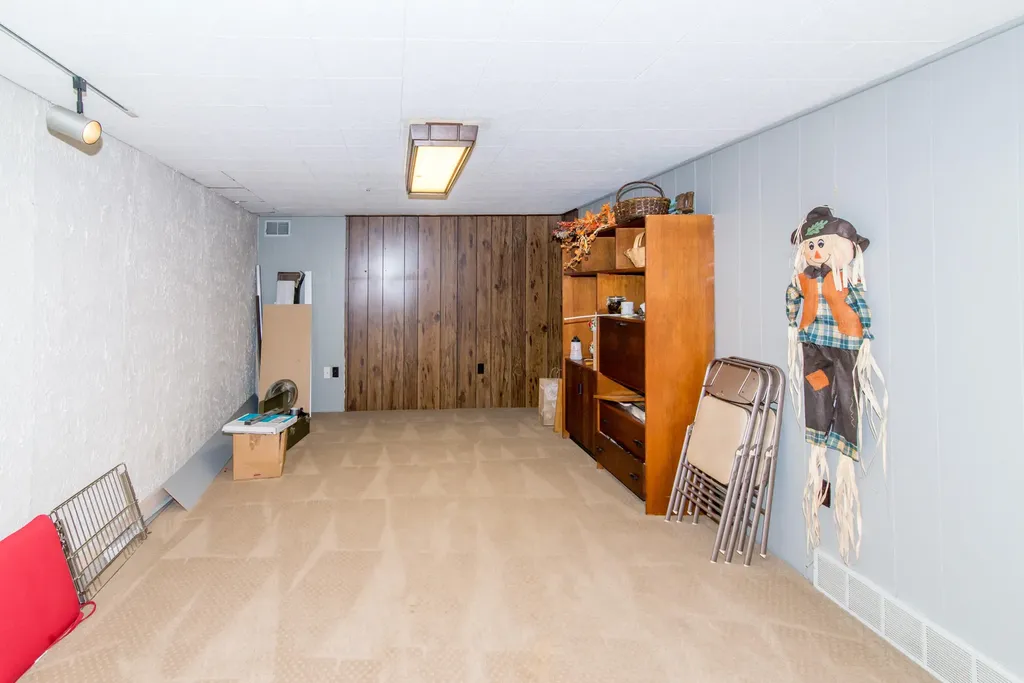 732 Calder Court Saline City MI 48176