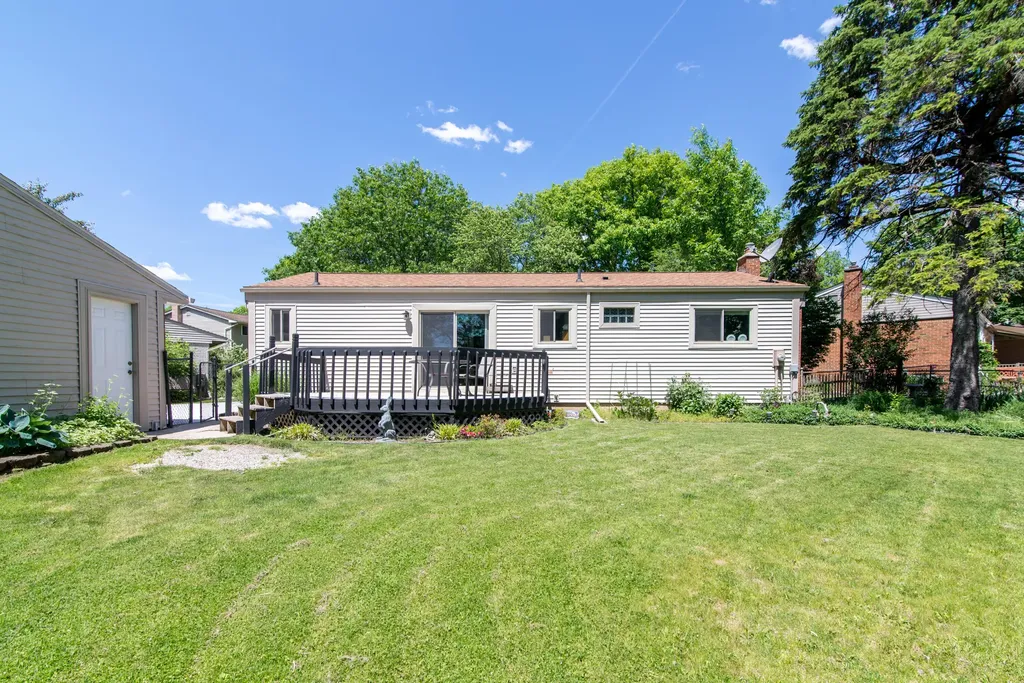 732 Calder Court Saline City MI 48176