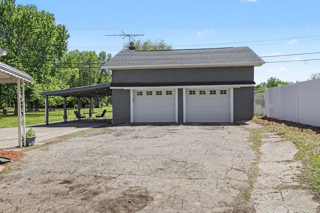 28269 Goddard Road Romulus City MI 48174