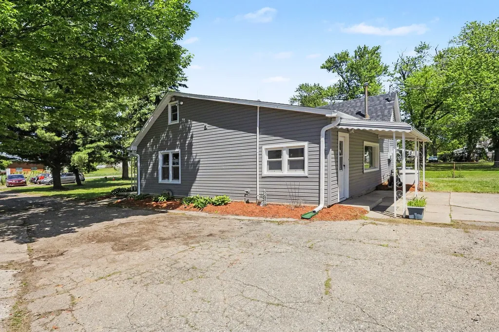 28269 Goddard Road Romulus City MI 48174