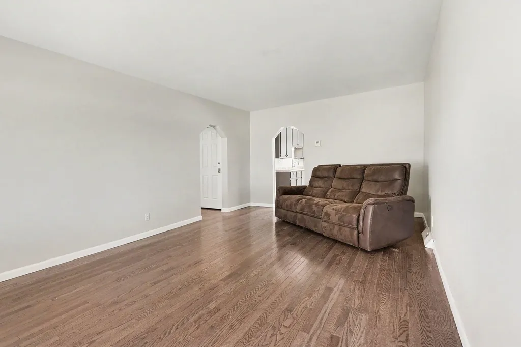 28269 Goddard Road Romulus City MI 48174