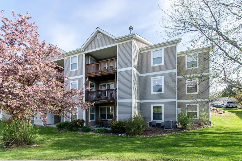 1287 Millbrook Trail Pittsfield Charter Township MI 48108