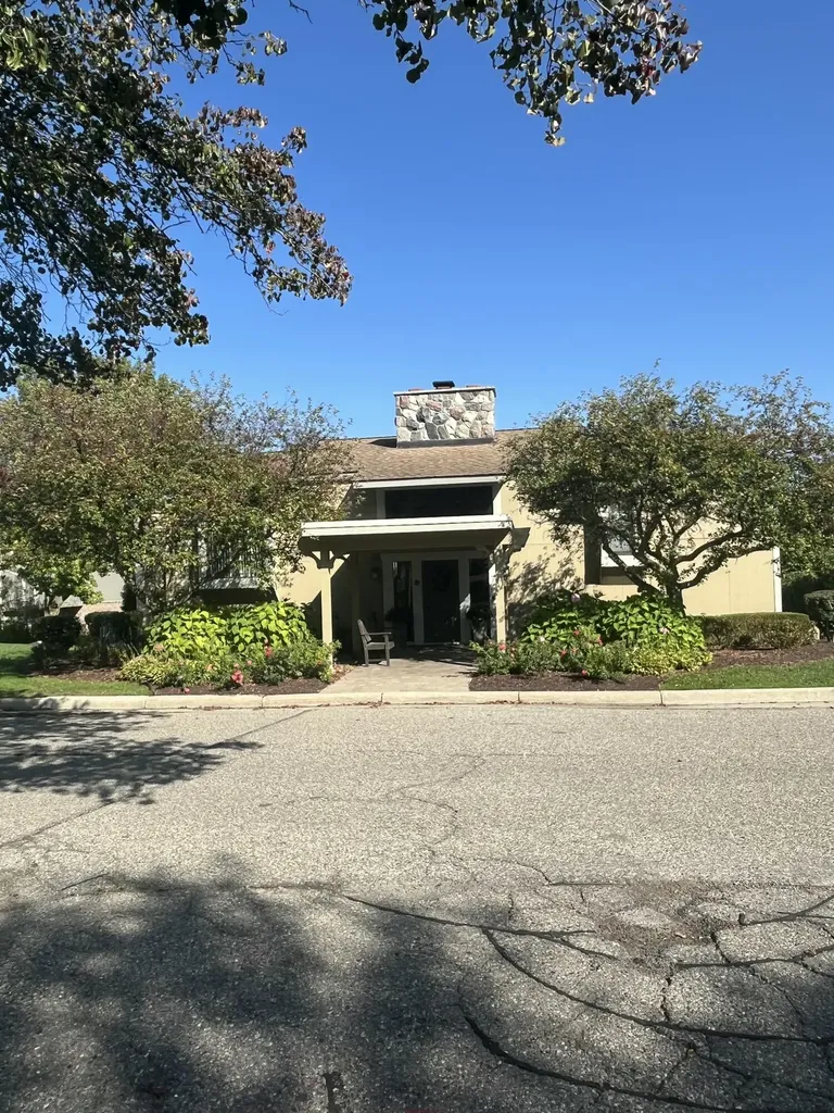 1054 Bristol Court Northville City MI 48167