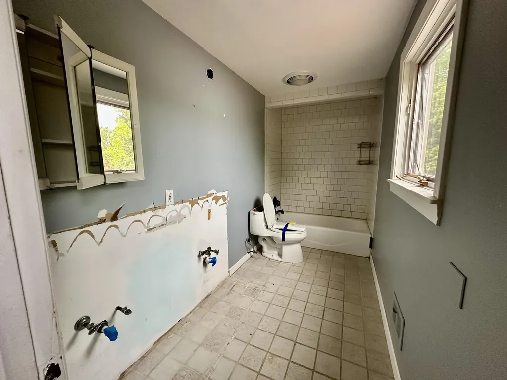 21489 Danbury Street Woodhaven City MI 48183