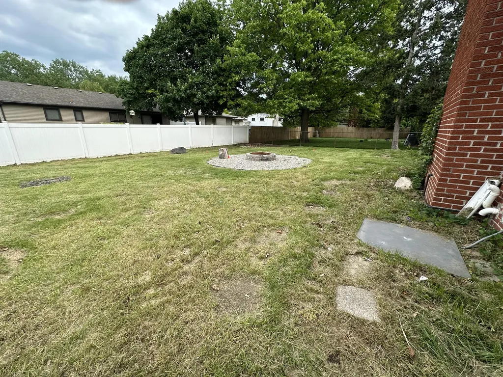 21489 Danbury Street Woodhaven City MI 48183