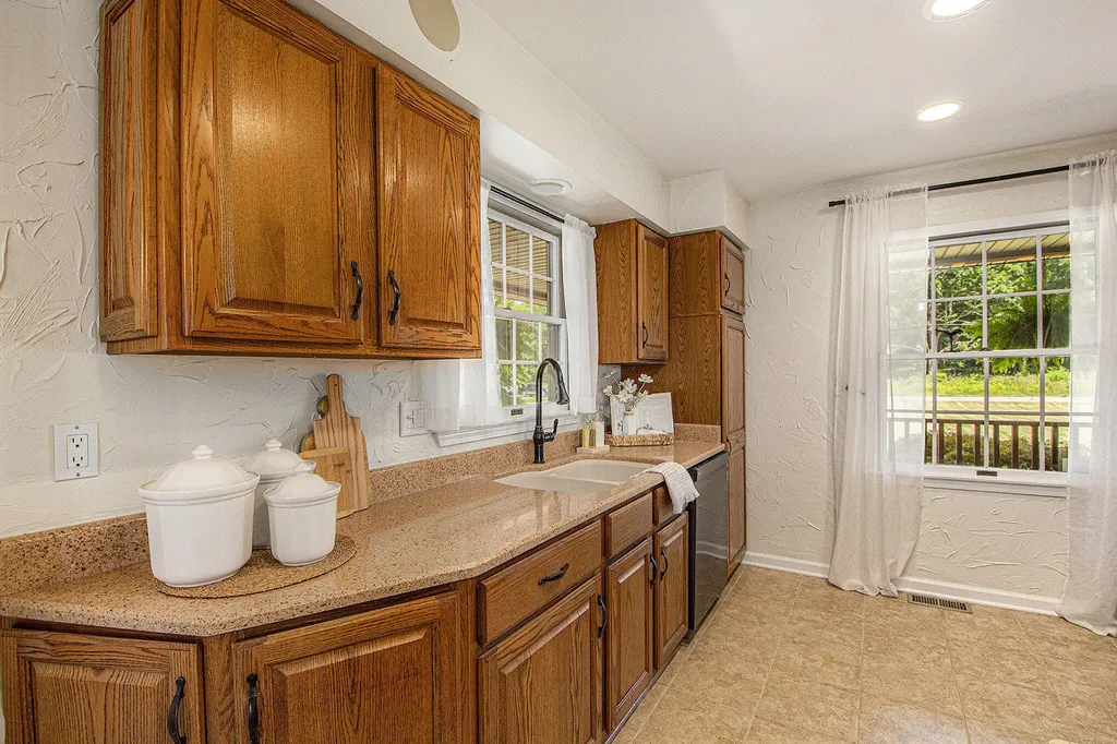 12815 E Michigan Avenue Grass Lake Charter Township MI 49240