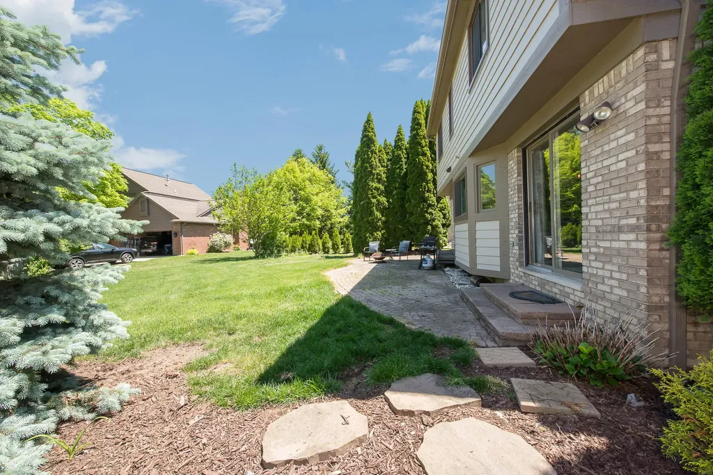 45432 White Pines Drive Novi City MI 48374