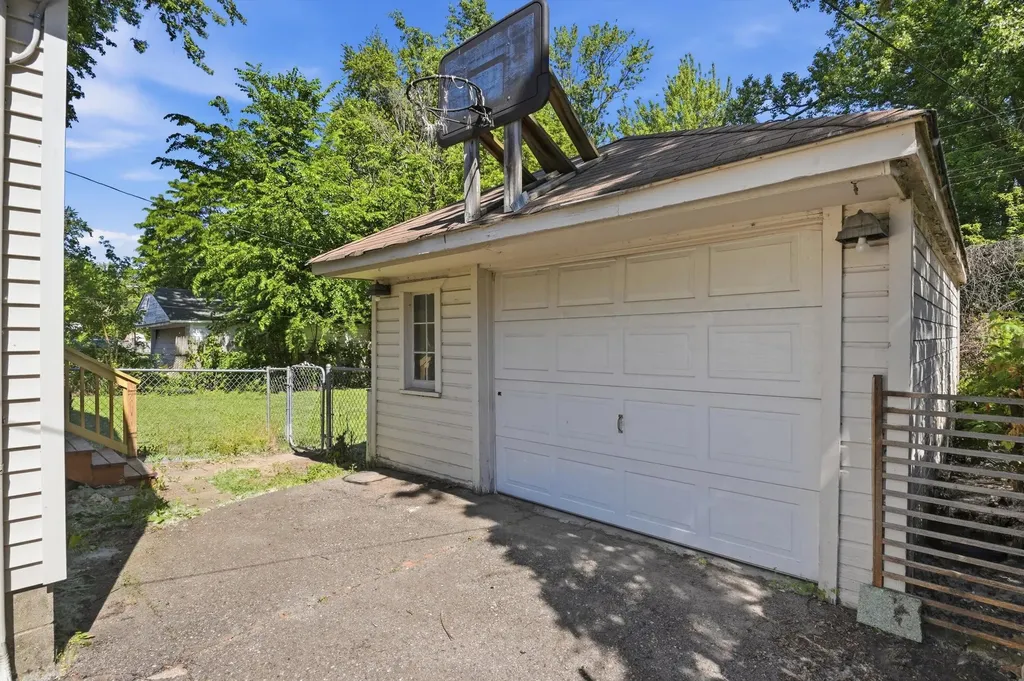 28836 Marquette Street Garden City City MI 48135