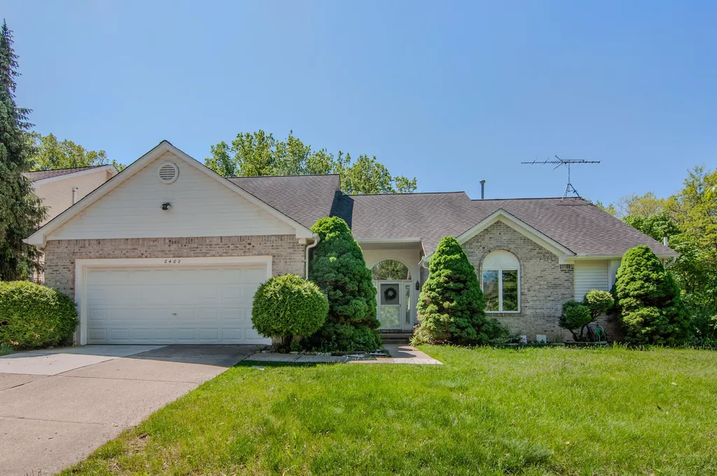 2402 Meadowridge Court Ann Arbor City MI 48105